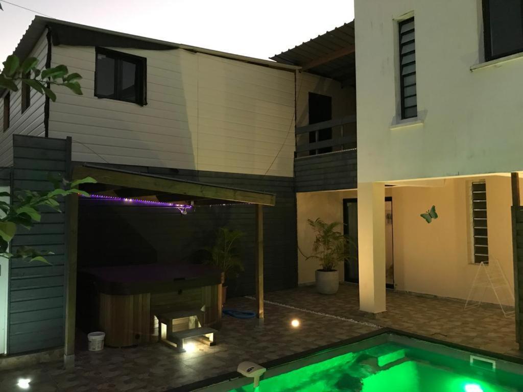 Nicole Residence Avec Piscine Chauffee & Jacuzzi Сент-Андре Экстерьер фото