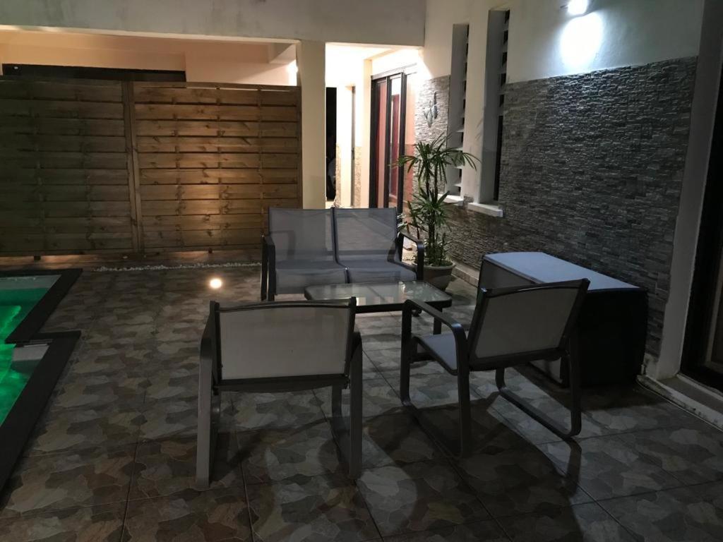 Nicole Residence Avec Piscine Chauffee & Jacuzzi Сент-Андре Экстерьер фото